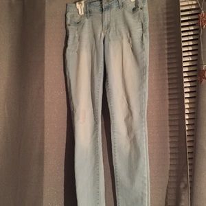 Light wash skinny jeans